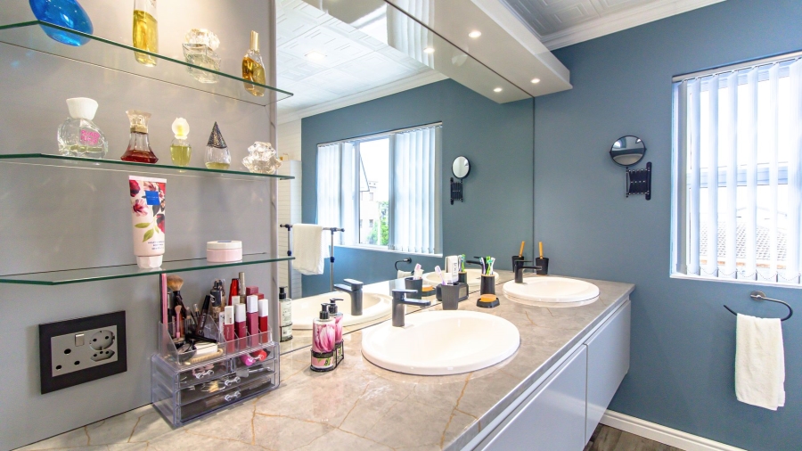 4 Bedroom Property for Sale in Yzerfontein Rural Western Cape